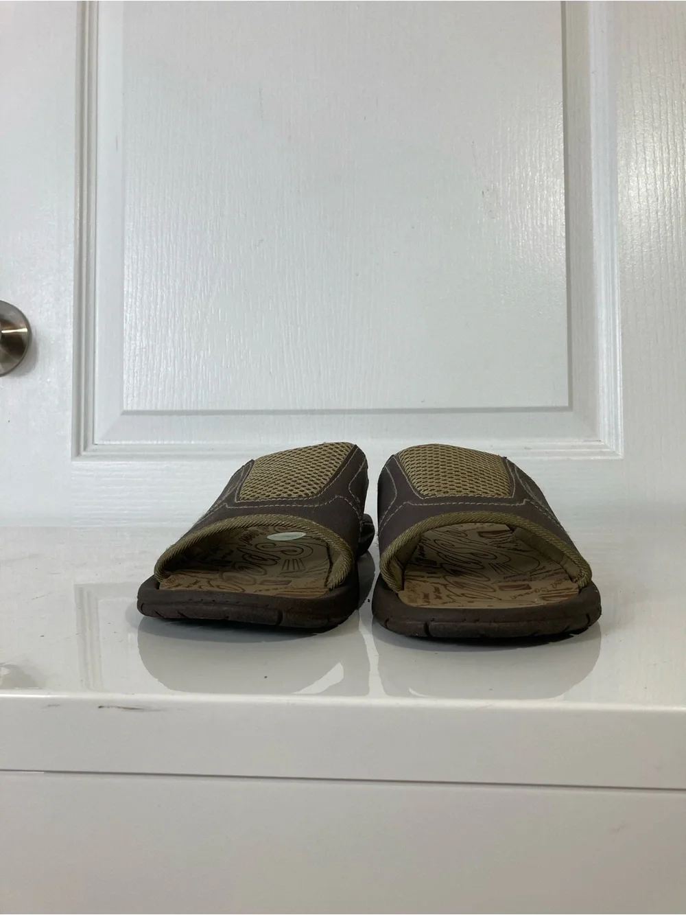 Nwot JUST SPEED Sandals Mens 9 Brown Squeeze Me Logo Slip-On Slides Flats